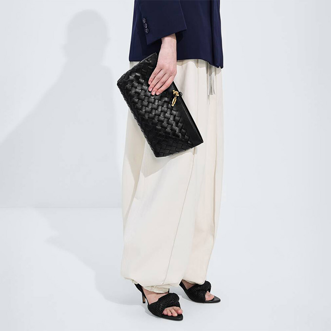 bottega veneta andiamo intrecciato woven clutch bag #876344